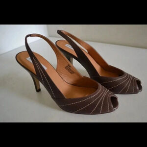 NWOT Steve Madden sling back pumps